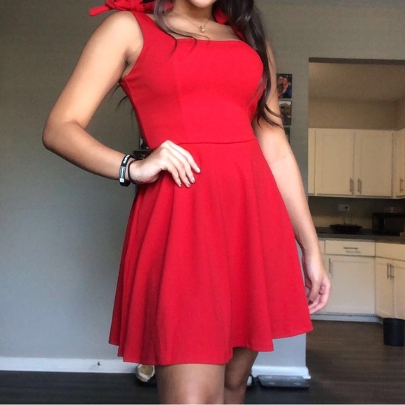 Red mini dress in good conditions, only used once - Picture 1 of 4